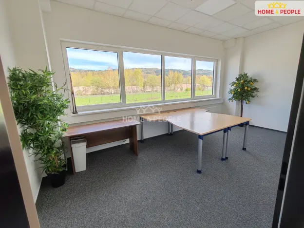 Pronájem skladu, Ostrov - Dolní Žďár, 4400 m2