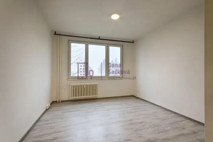 Pronájem bytu 1+kk, Jindřichův Hradec - Jindřichův Hradec III, sídliště Vajgar, 25 m2