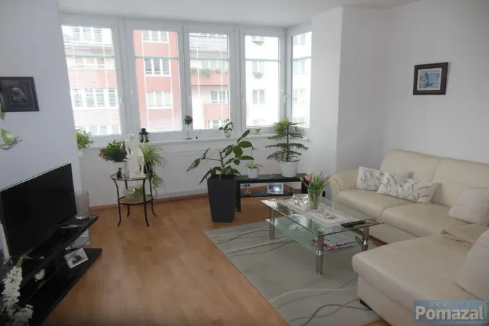 Pronájem bytu 2+kk, Praha - Záběhlice, Velenovského, 58 m2