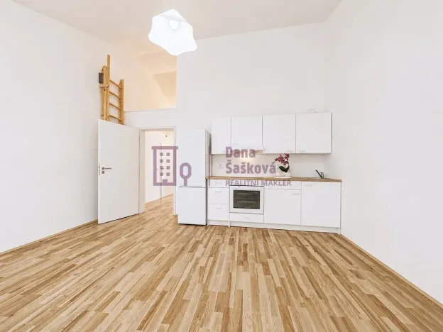 Pronájem bytu 2+kk, Jindřichův Hradec - Jindřichův Hradec III, Na Piketě, 48 m2