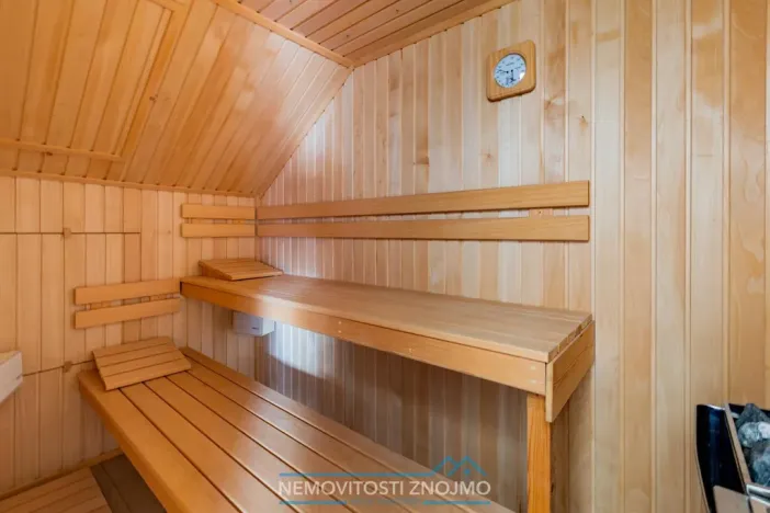 Prodej atypického bytu, Znojmo, Alšova, 310 m2