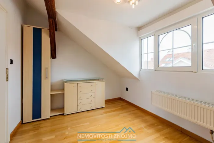 Prodej atypického bytu, Znojmo, Alšova, 310 m2