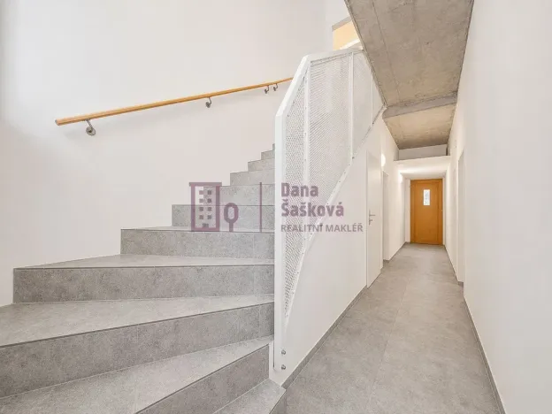 Pronájem bytu 2+kk, Jindřichův Hradec - Jindřichův Hradec III, Na Piketě, 35 m2
