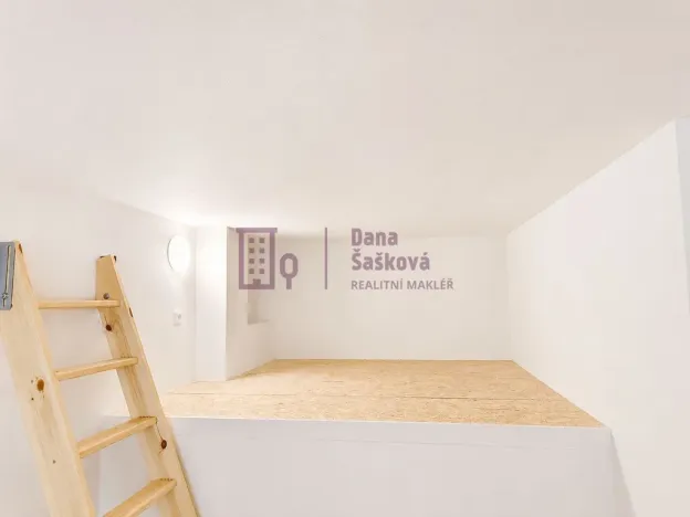 Pronájem bytu 2+kk, Jindřichův Hradec - Jindřichův Hradec III, Na Piketě, 36 m2