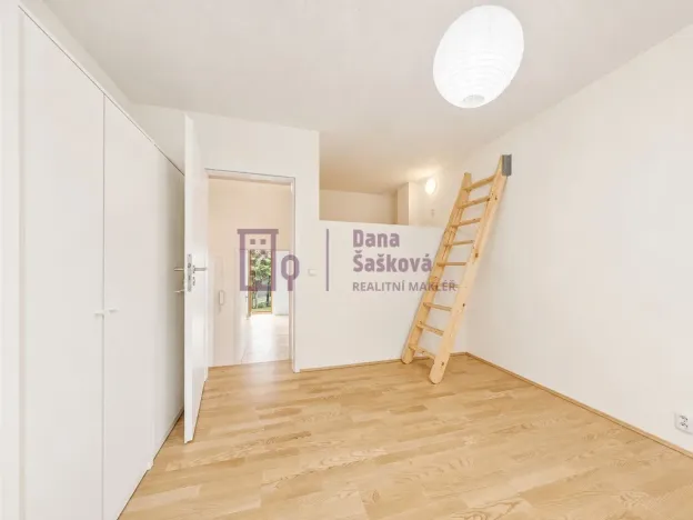Pronájem bytu 2+kk, Jindřichův Hradec - Jindřichův Hradec III, Na Piketě, 34 m2