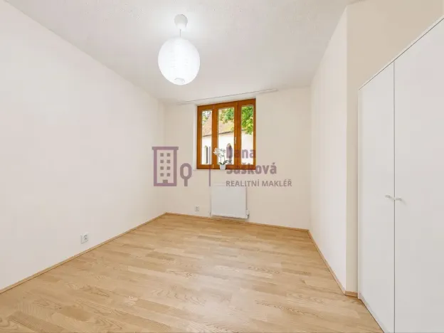 Pronájem bytu 2+kk, Jindřichův Hradec - Jindřichův Hradec III, Na Piketě, 34 m2