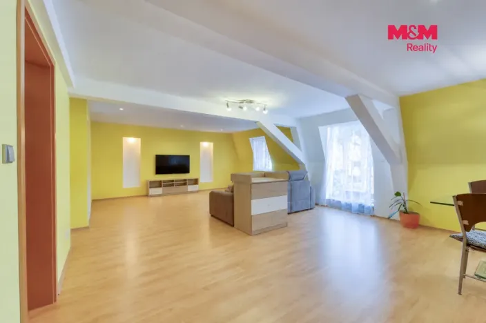 Prodej bytu 4+kk, Cheb, Růžový kopeček, 158 m2