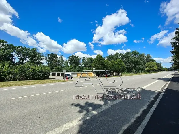 Prodej garáže, Hluboká nad Vltavou, 16 m2