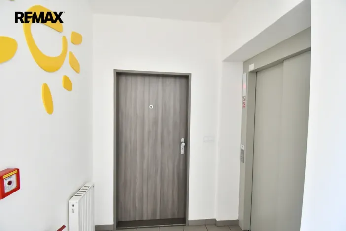 Pronájem bytu 1+kk, Hradec Králové - Nový Hradec Králové, Slunečná, 32 m2