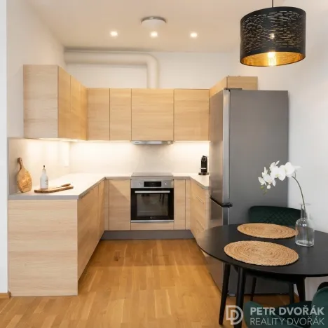 Prodej bytu 2+kk, Praha - Holešovice, U průhonu, 49 m2