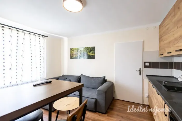 Pronájem bytu 1+1, Praha, Křivoklátská, 33 m2