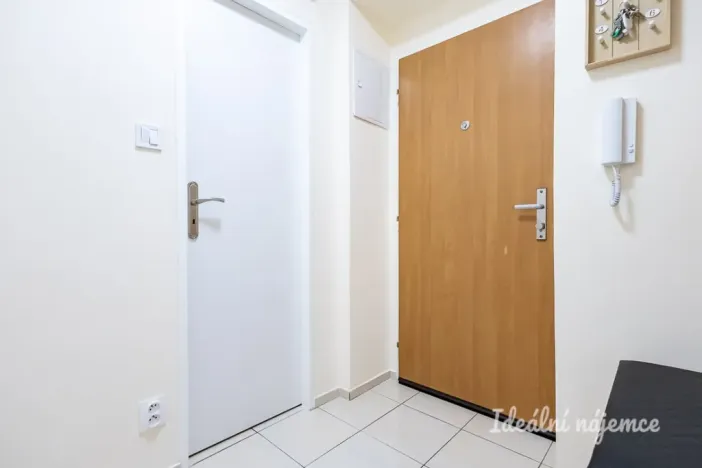 Pronájem bytu 1+1, Praha, Křivoklátská, 33 m2