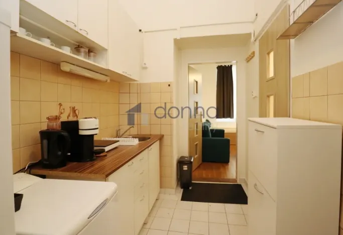 Pronájem bytu 1+kk, Praha, Slezská, 30 m2