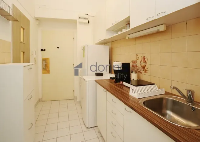 Pronájem bytu 1+kk, Praha, Slezská, 30 m2