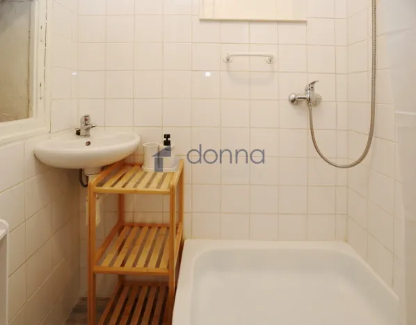 Pronájem bytu 1+kk, Praha, Slezská, 30 m2