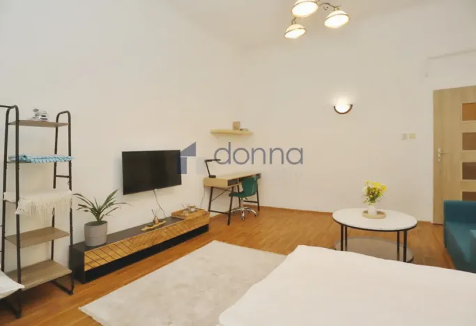 Pronájem bytu 1+kk, Praha, Slezská, 30 m2