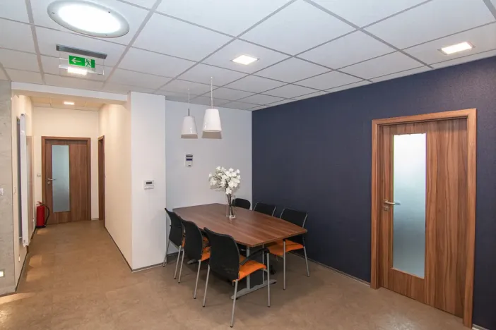 Pronájem kanceláře, Praha - Horní Počernice, Plkovská, 112 m2