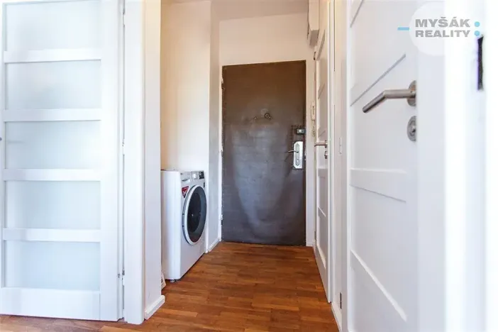 Pronájem bytu 2+kk, Praha - Karlín, Pobřežní, 56 m2