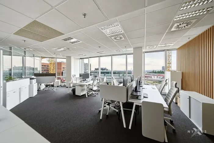 Pronájem kanceláře, Praha - Nusle, Na strži, 208 m2