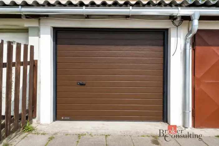 Pronájem garáže, Hradec Králové - Pražské Předměstí, Habrmanova, 16 m2