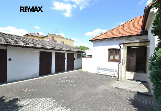 Prodej rodinného domu, Chrást, 9. května, 245 m2