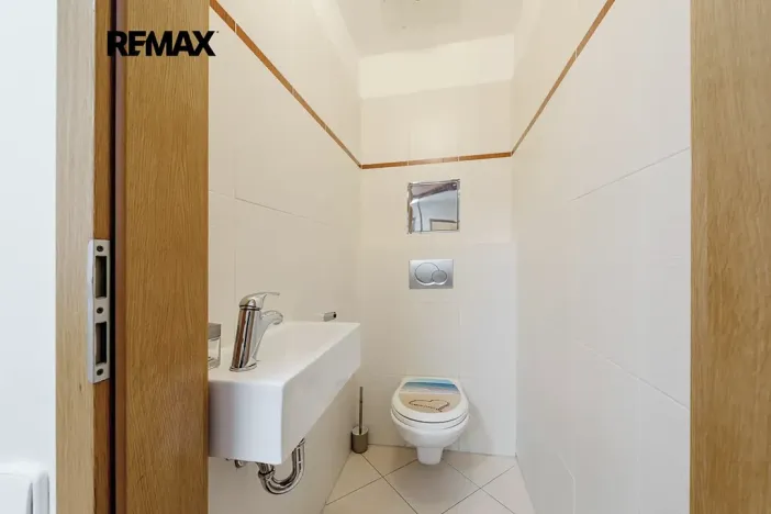 Prodej bytu 2+kk, Praha - Holešovice, Osadní, 54 m2