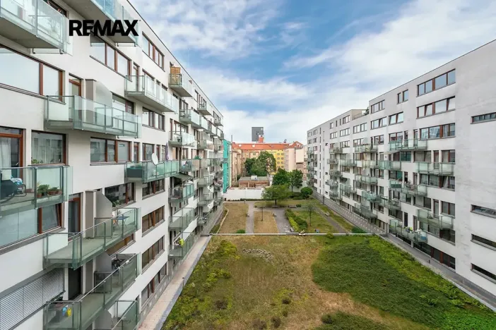 Prodej bytu 2+kk, Praha - Holešovice, Osadní, 54 m2