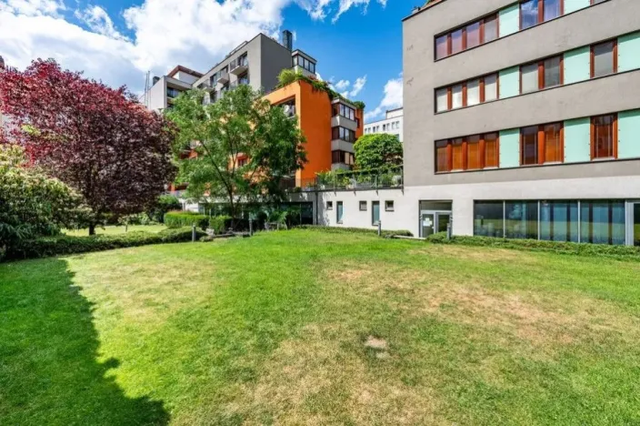 Pronájem bytu 2+kk, Praha - Holešovice, Na Maninách, 55 m2