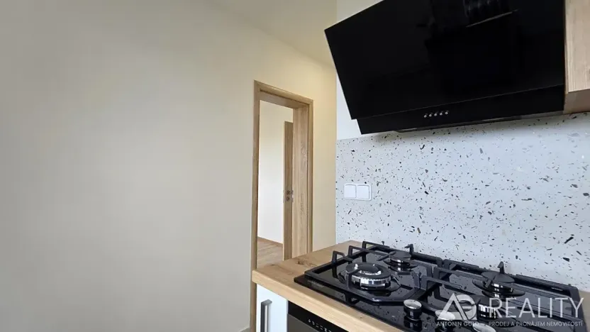 Pronájem bytu 2+1, Praha - Malešice, Chotutická, 54 m2