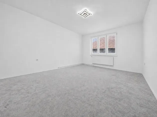Prodej bytu 3+1, Černuc, 79 m2