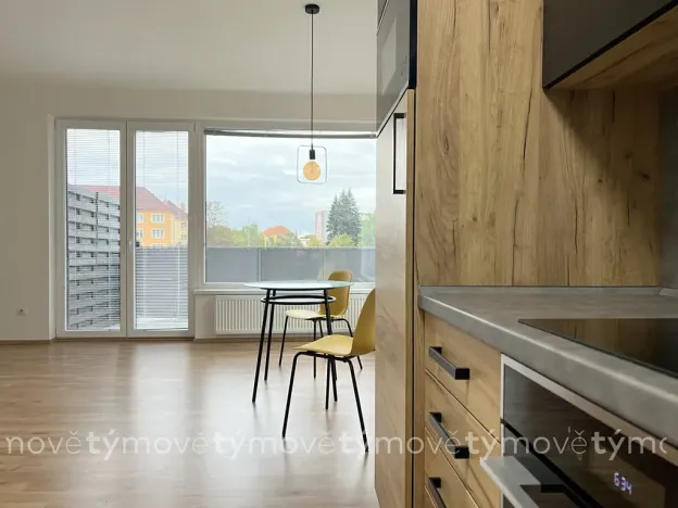 Pronájem bytu 1+kk, Pardubice, Pod Vinicí, 35 m2