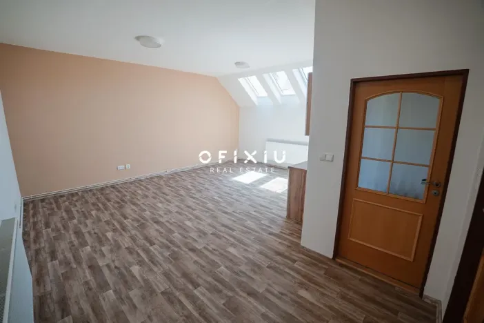 Prodej činžovního domu, Hrušovany nad Jevišovkou, náměstí Míru, 276 m2