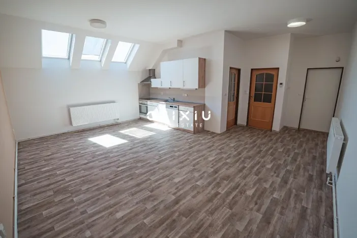 Prodej činžovního domu, Hrušovany nad Jevišovkou, náměstí Míru, 276 m2