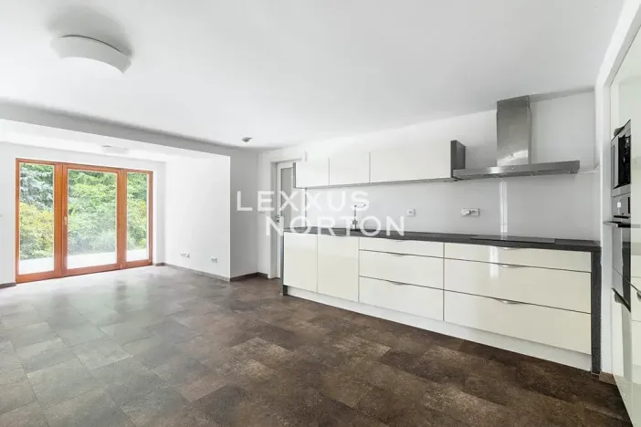 Pronájem rodinného domu, Praha - Kunratice, Poběžovická, 354 m2