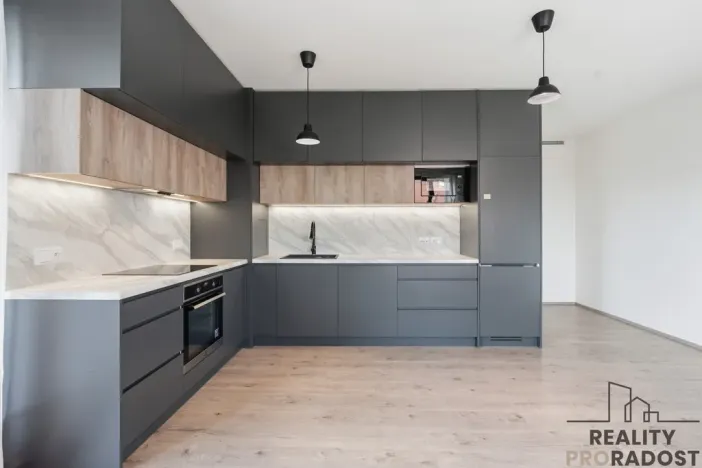 Pronájem bytu 2+kk, Praha - Modřany, Komořanská, 63 m2