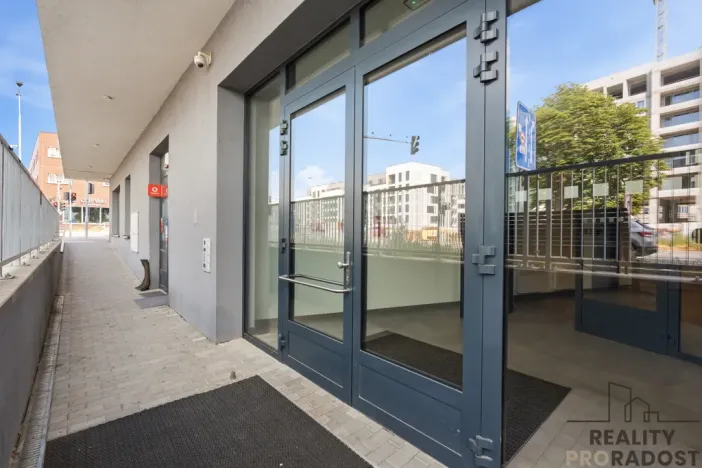 Pronájem bytu 2+kk, Praha - Modřany, Komořanská, 63 m2