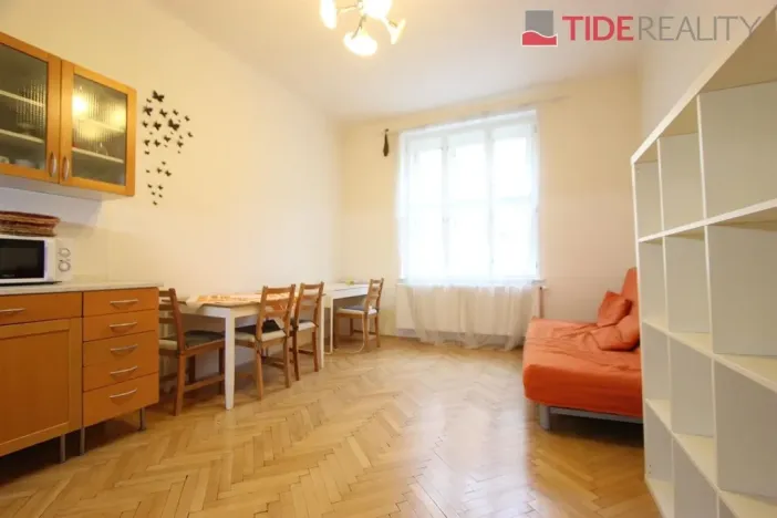Pronájem bytu 2+kk, Praha - Bubeneč, Eliášova, 60 m2