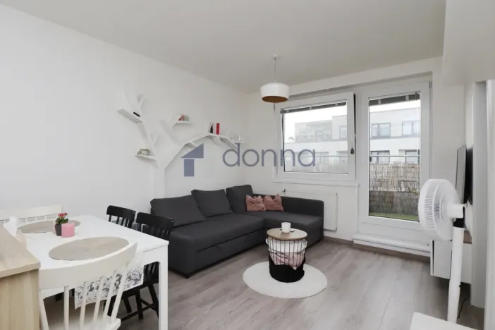 Pronájem bytu 2+kk, Praha, Makedonská, 49 m2