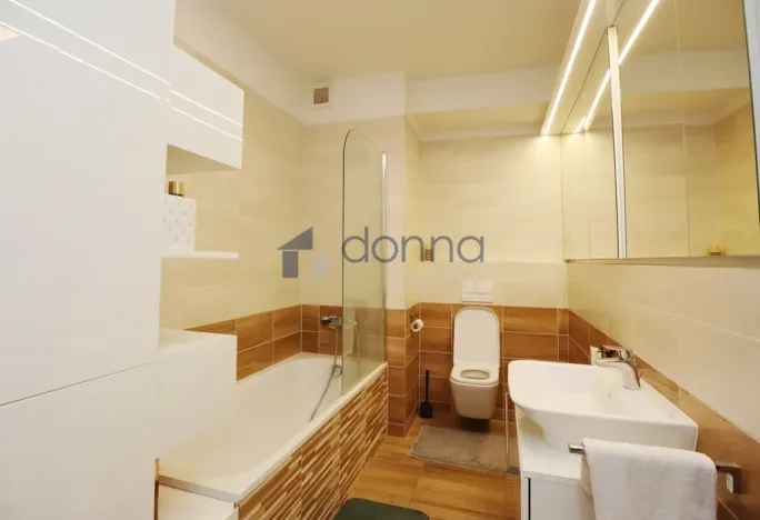 Pronájem bytu 2+kk, Praha, Makedonská, 49 m2