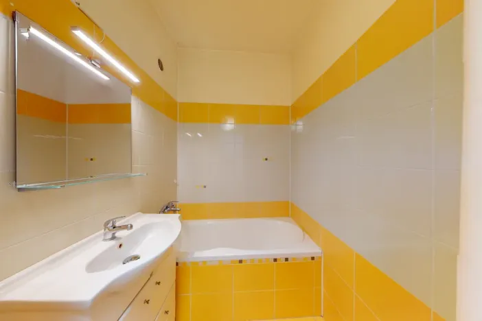 Prodej bytu 2+1, Ostrava - Mariánské Hory, Korunní, 58 m2