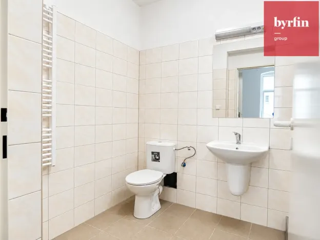 Pronájem bytu 2+1, Krnov, nám. Minoritů, 62 m2