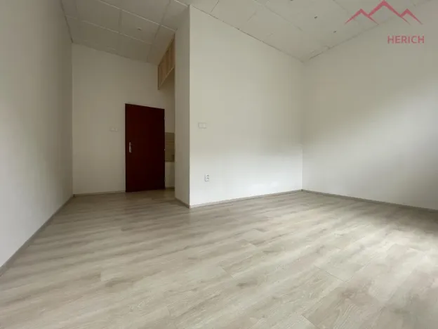 Pronájem bytu 1+kk, Chomutov, Blatenská, 28 m2