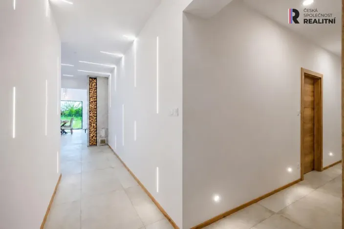 Prodej rodinného domu, Veltrusy, U Luhu, 200 m2
