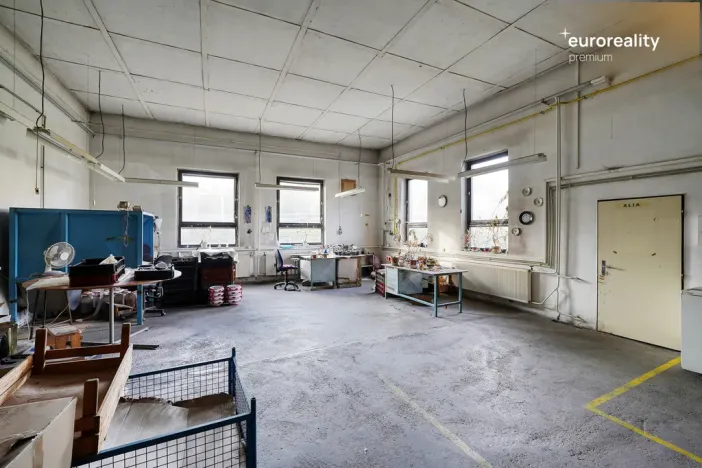 Prodej výrobních prostor, Plesná, Dlouhá, 2031 m2