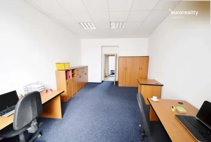 Pronájem kanceláře, Mariánské Lázně, třída Vítězství, 15 m2
