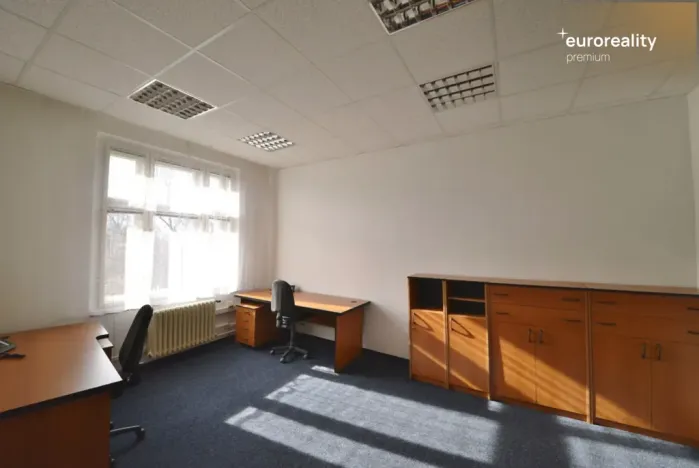 Pronájem kanceláře, Mariánské Lázně, třída Vítězství, 15 m2