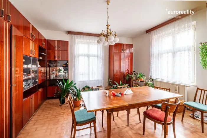Prodej rodinného domu, Kraslice, Dukelská, 267 m2