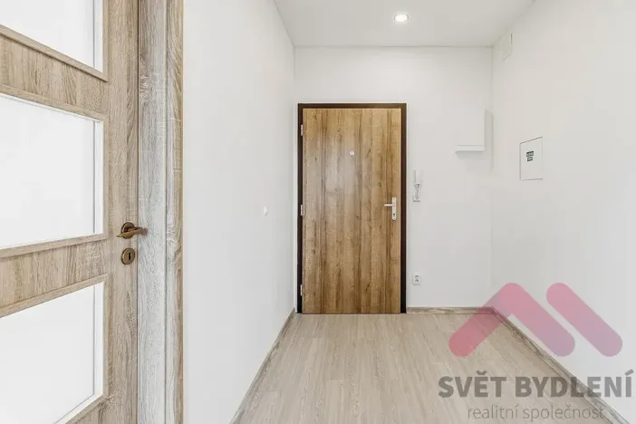 Pronájem bytu 1+kk, Praha - Hloubětín, Pokorného, 33 m2