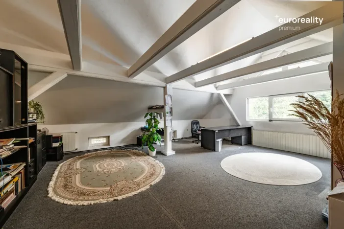 Prodej rodinného domu, Lesná - Háje, 178 m2