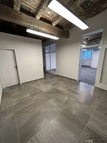 Pronájem kanceláře, Olomouc, Dolní náměstí, 103 m2
